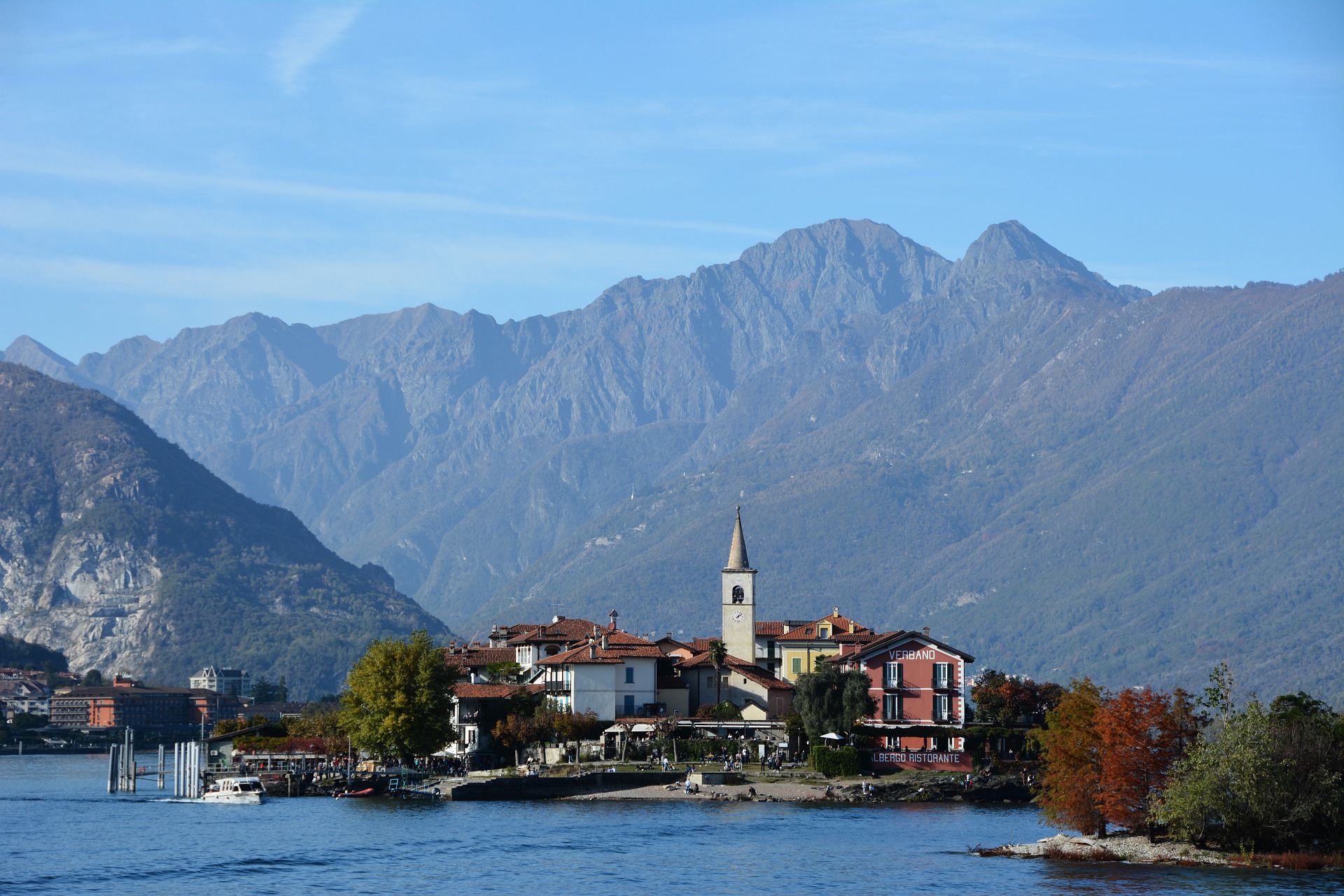 lake-maggiore-g6ad20725f_1920.jpg
